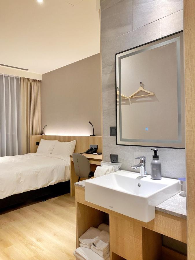 Alfar Hotel Taoyuan Exterior photo